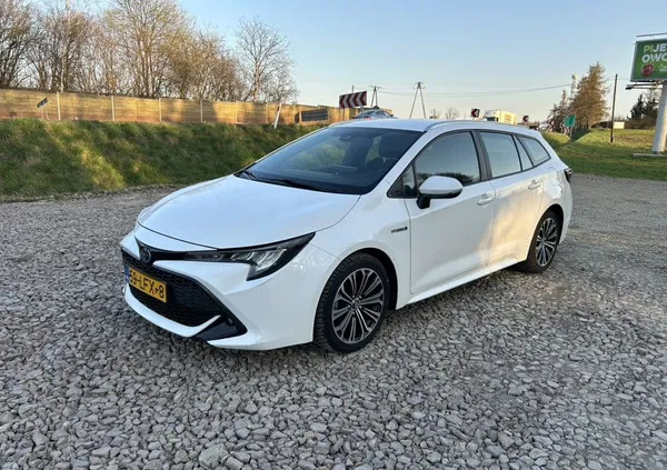 toyota corolla małopolskie Toyota Corolla cena 92000 przebieg: 91920, rok produkcji 2019 z Sępopol